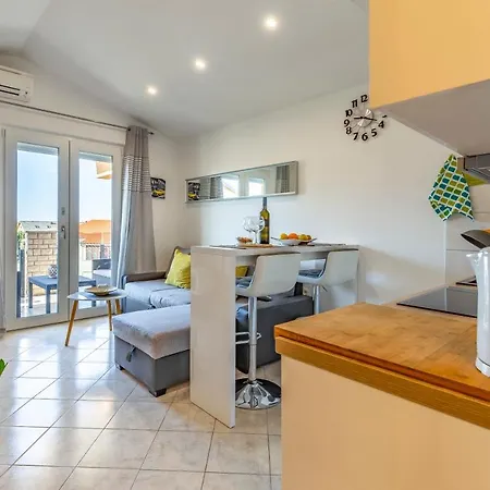 Апартаменты Denis 2 Медулин