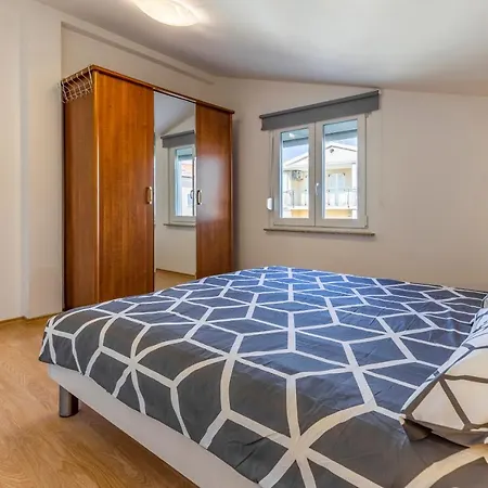 Denis 2 Apartmán *