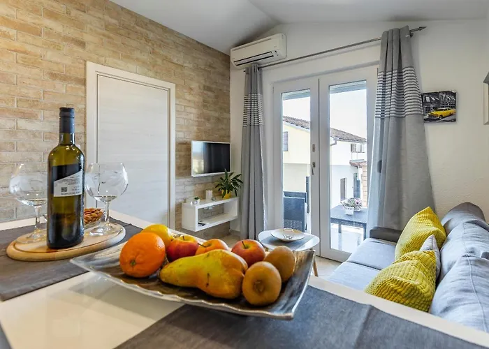 Apartament Denis 2 *